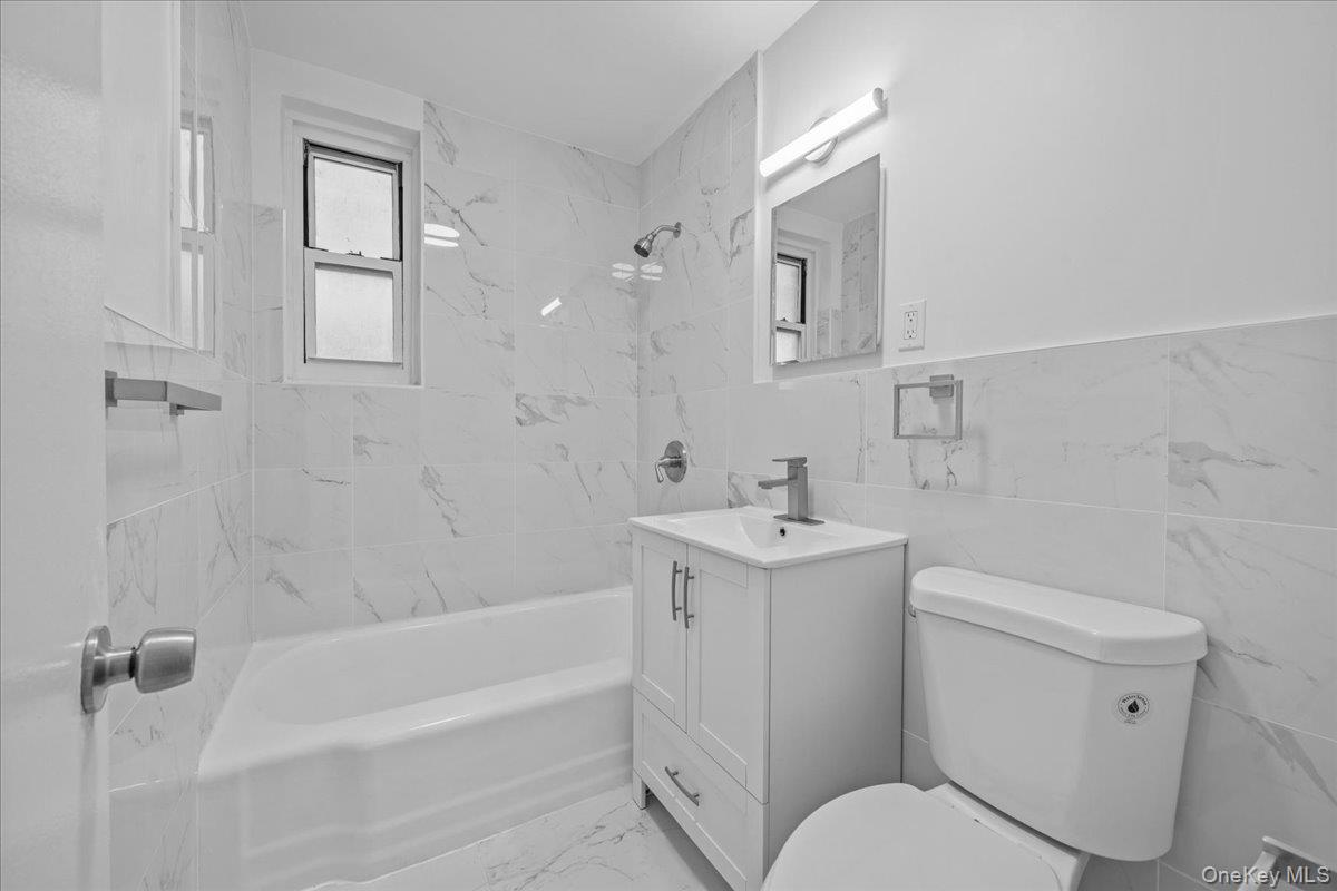 5425 Valles Avenue 3b Property Photo 13