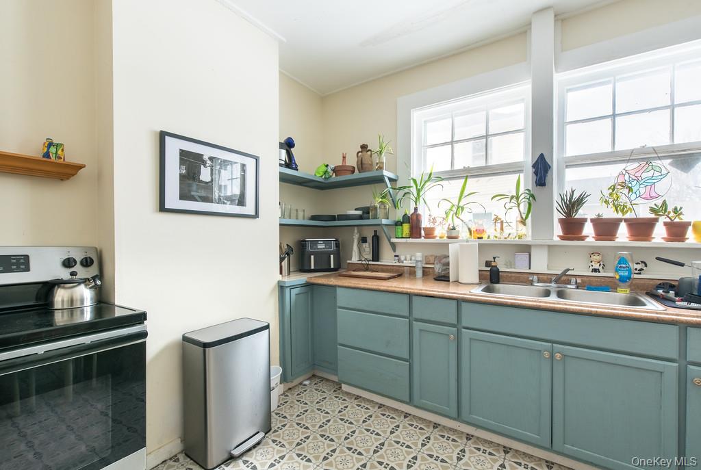 63 Thompson Street Property Photo 7