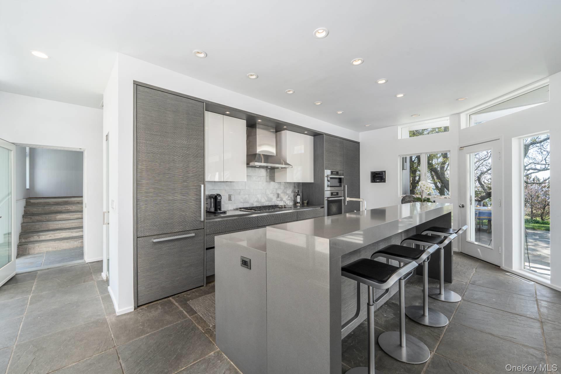4105 Soundview Avenue Property Photo 17