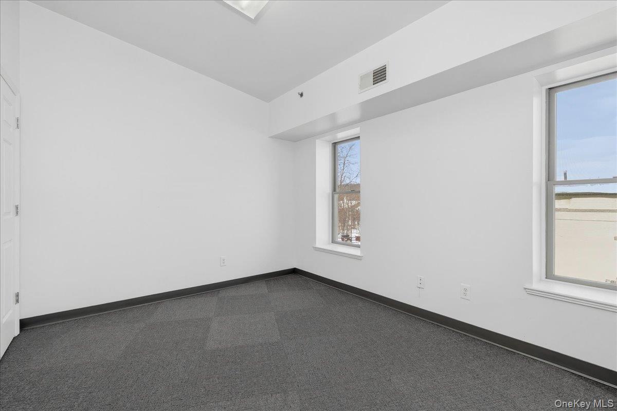 1 Railroad Avenue 3-1 Property Photo 10