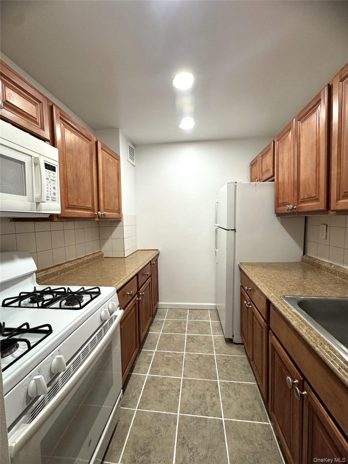 30 Cole 1 L Property Photo 16