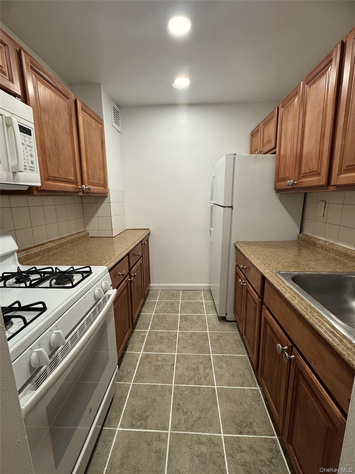30 Cole 1 L Property Photo 19