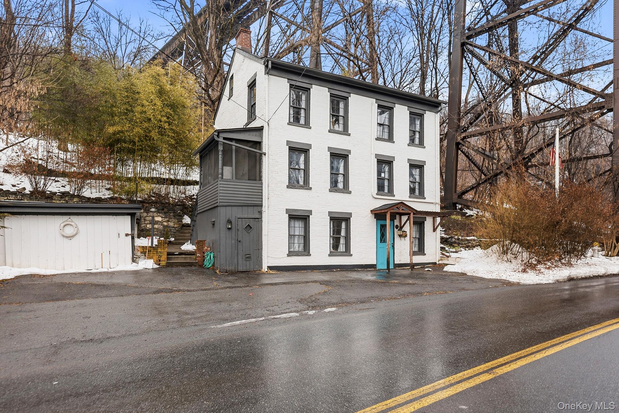 465 Abeel Street Property Photo 2
