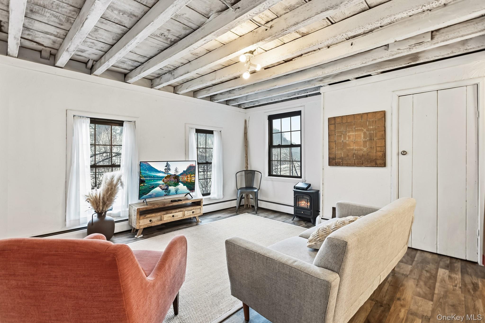 465 Abeel Street Property Photo 7