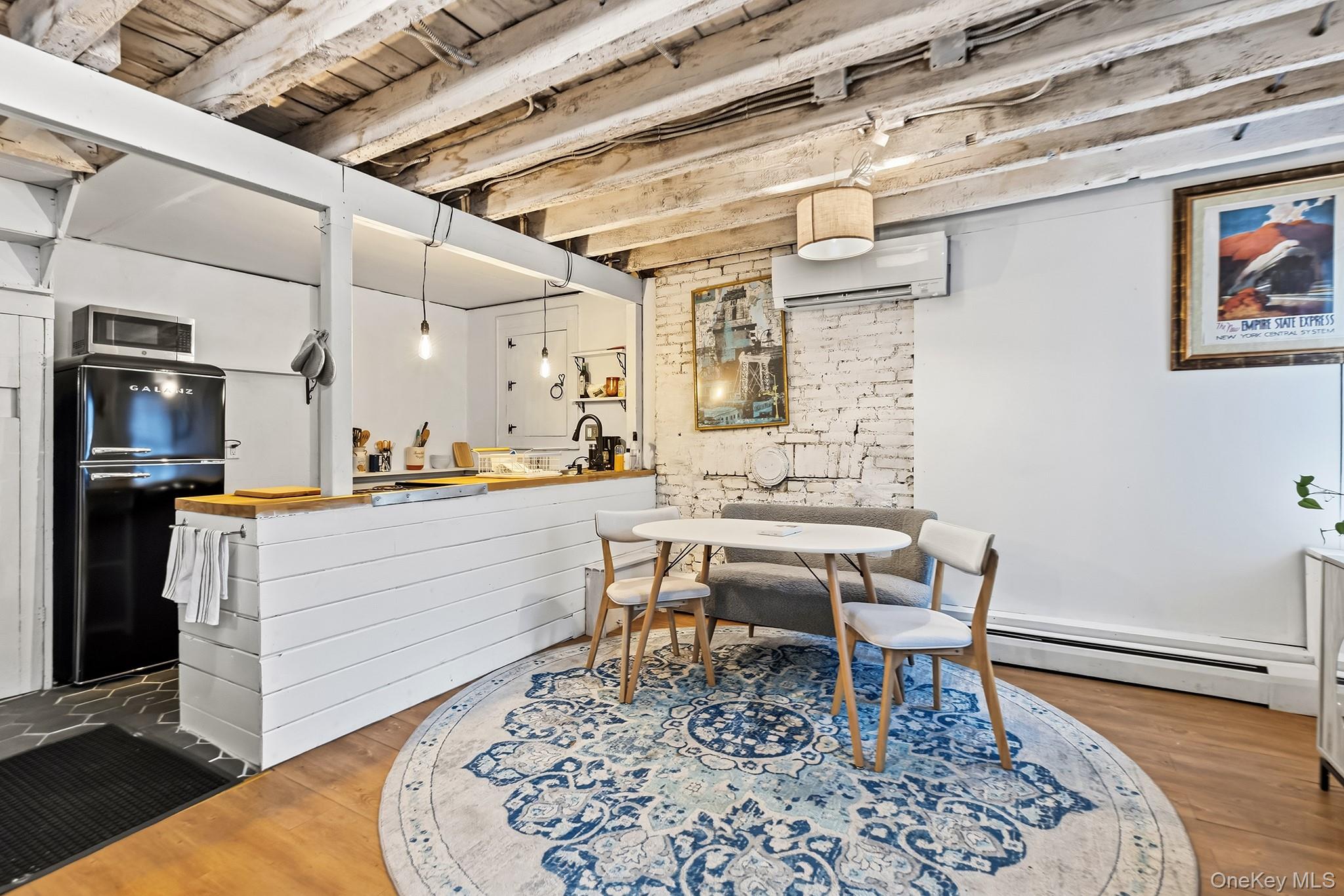 465 Abeel Street Property Photo 14