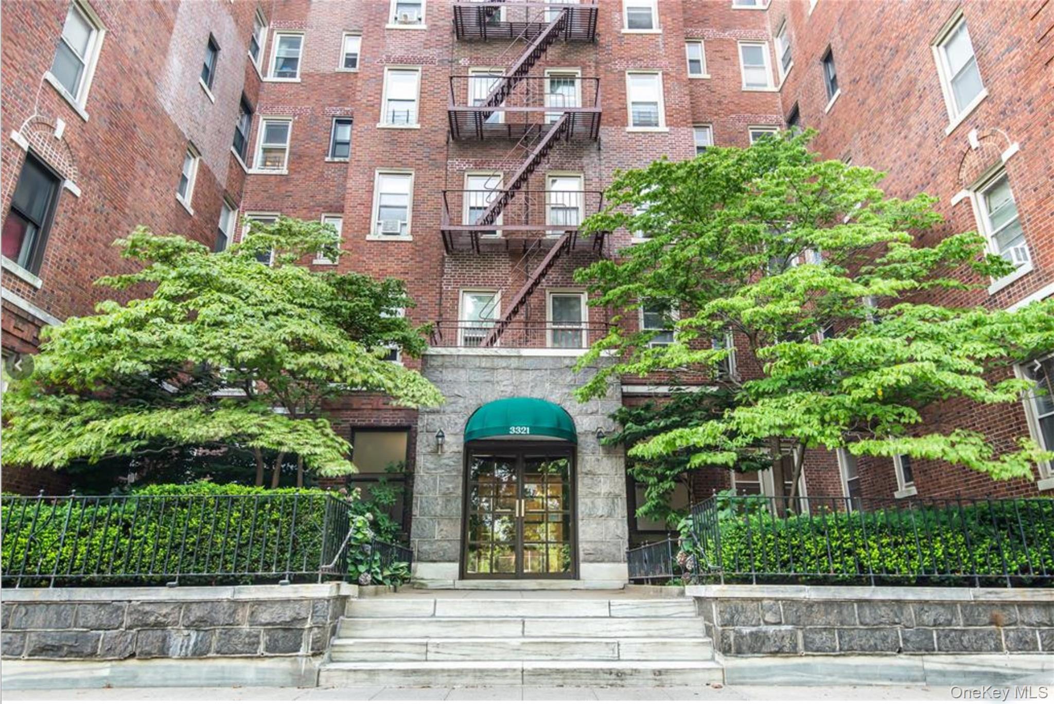 3321 Bruckner Boulevard 4m Property Photo 1