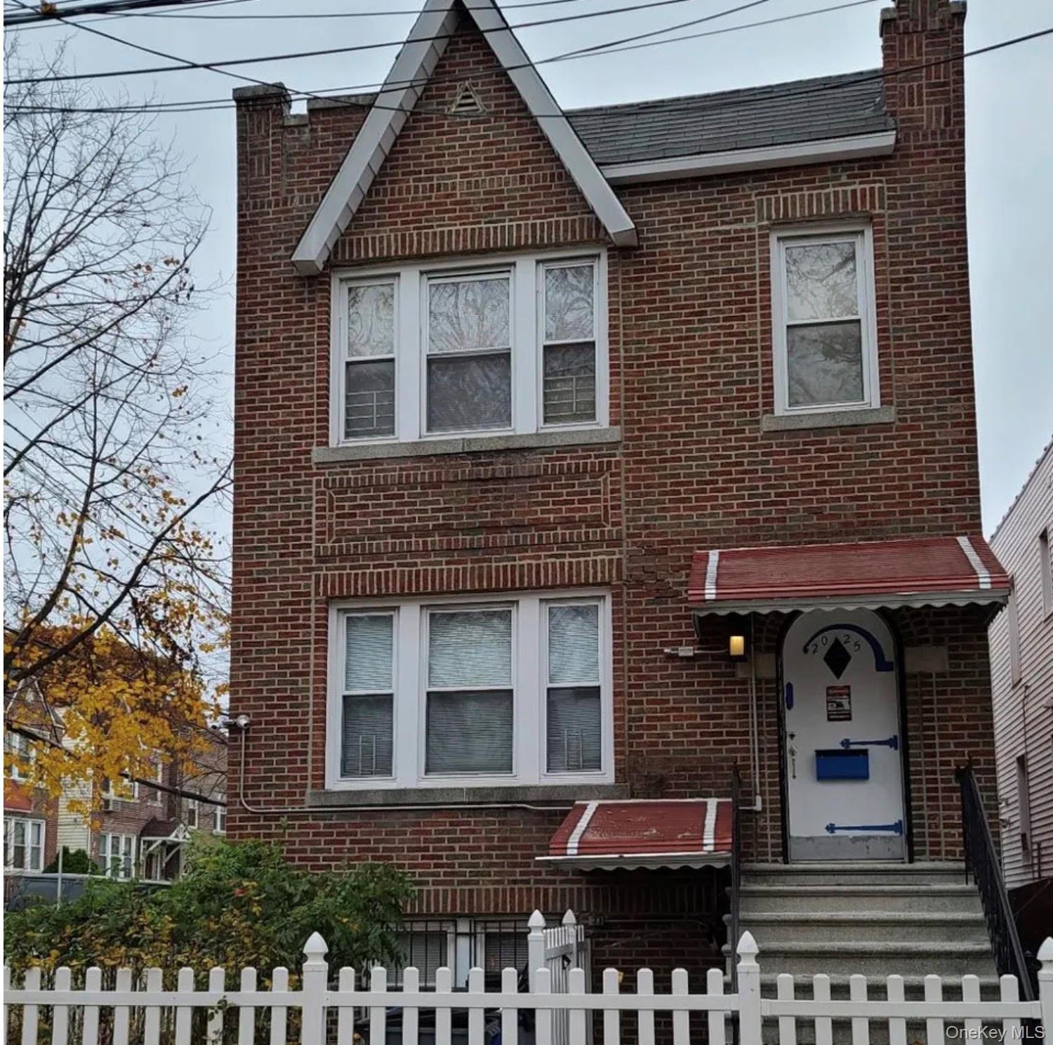 2025 Hobart Avenue Property Photo 1