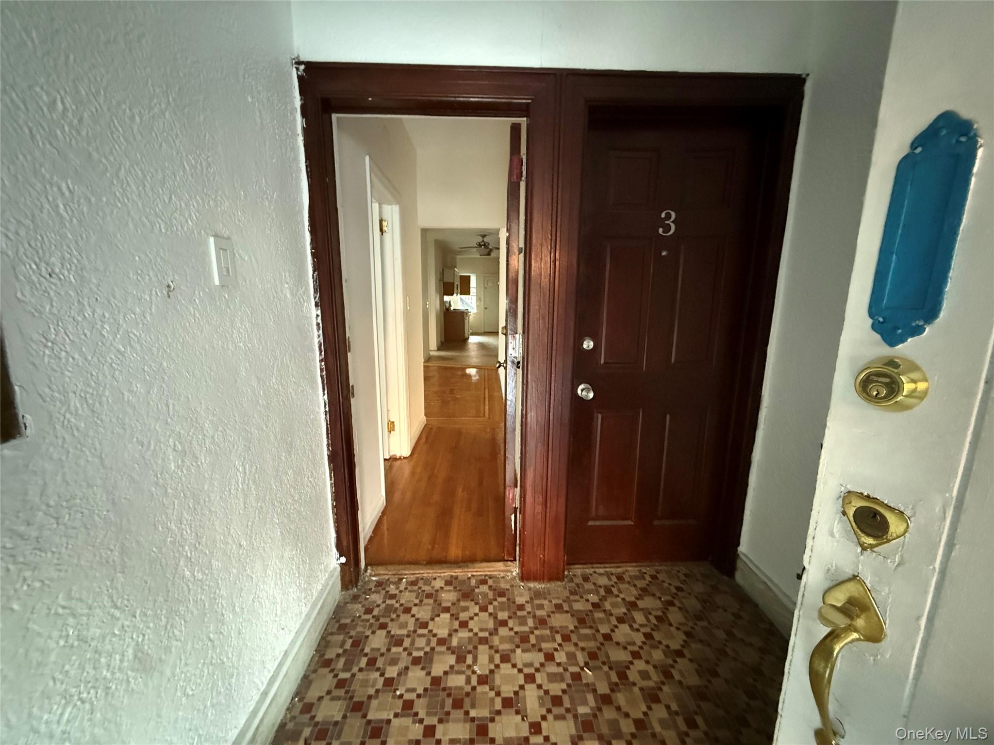 2025 Hobart Avenue Property Photo 2