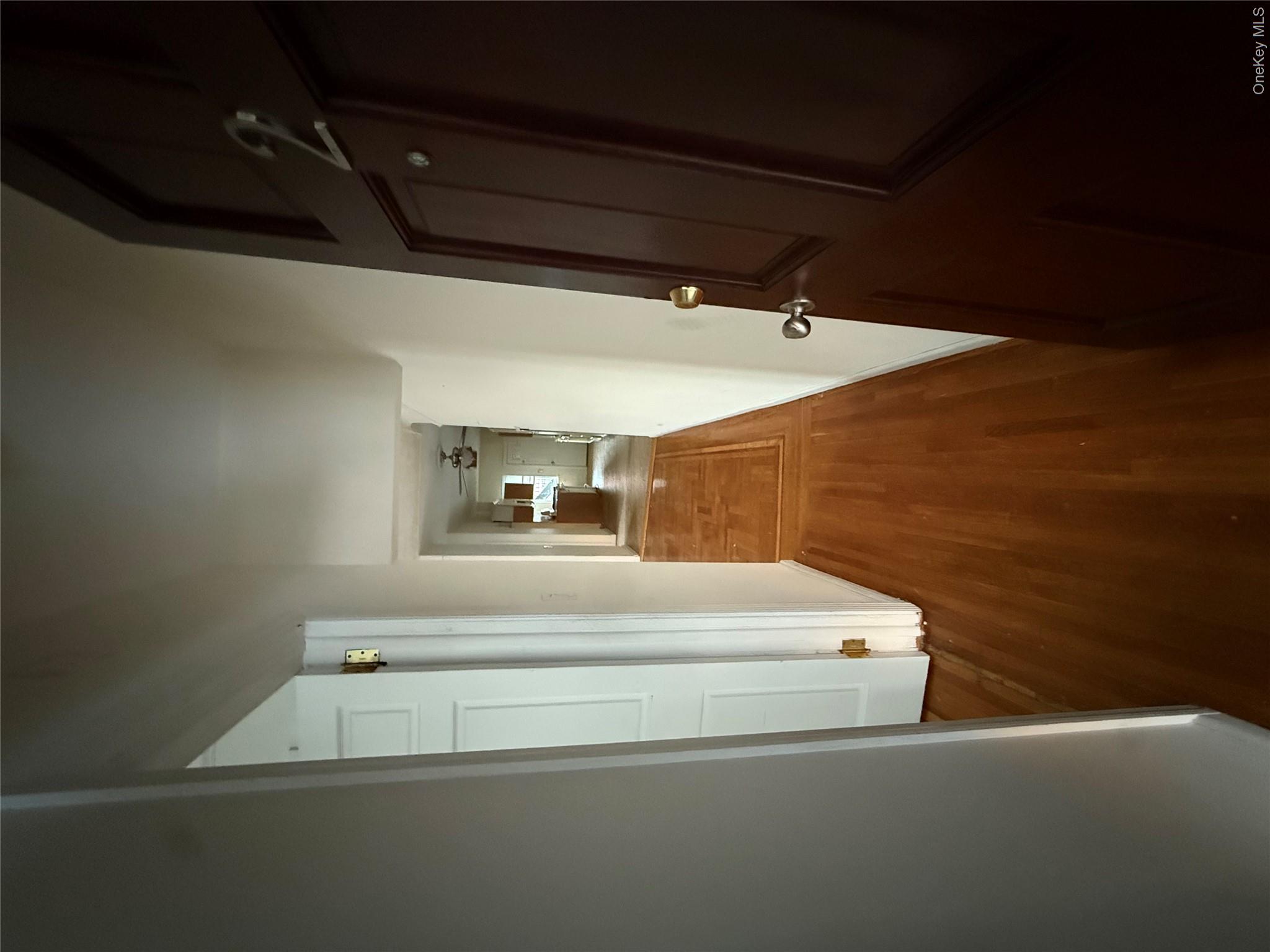 2025 Hobart Avenue Property Photo 3