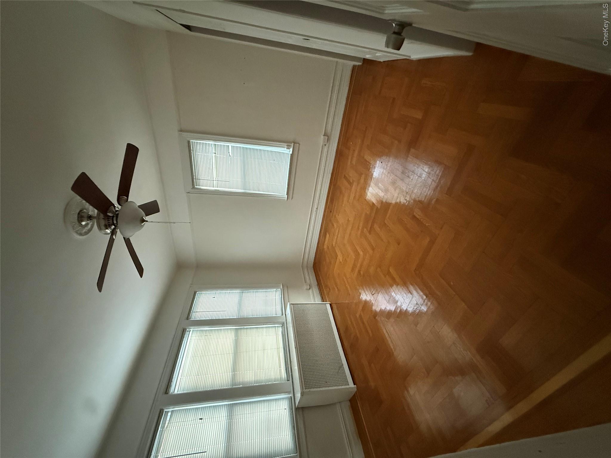 2025 Hobart Avenue Property Photo 5