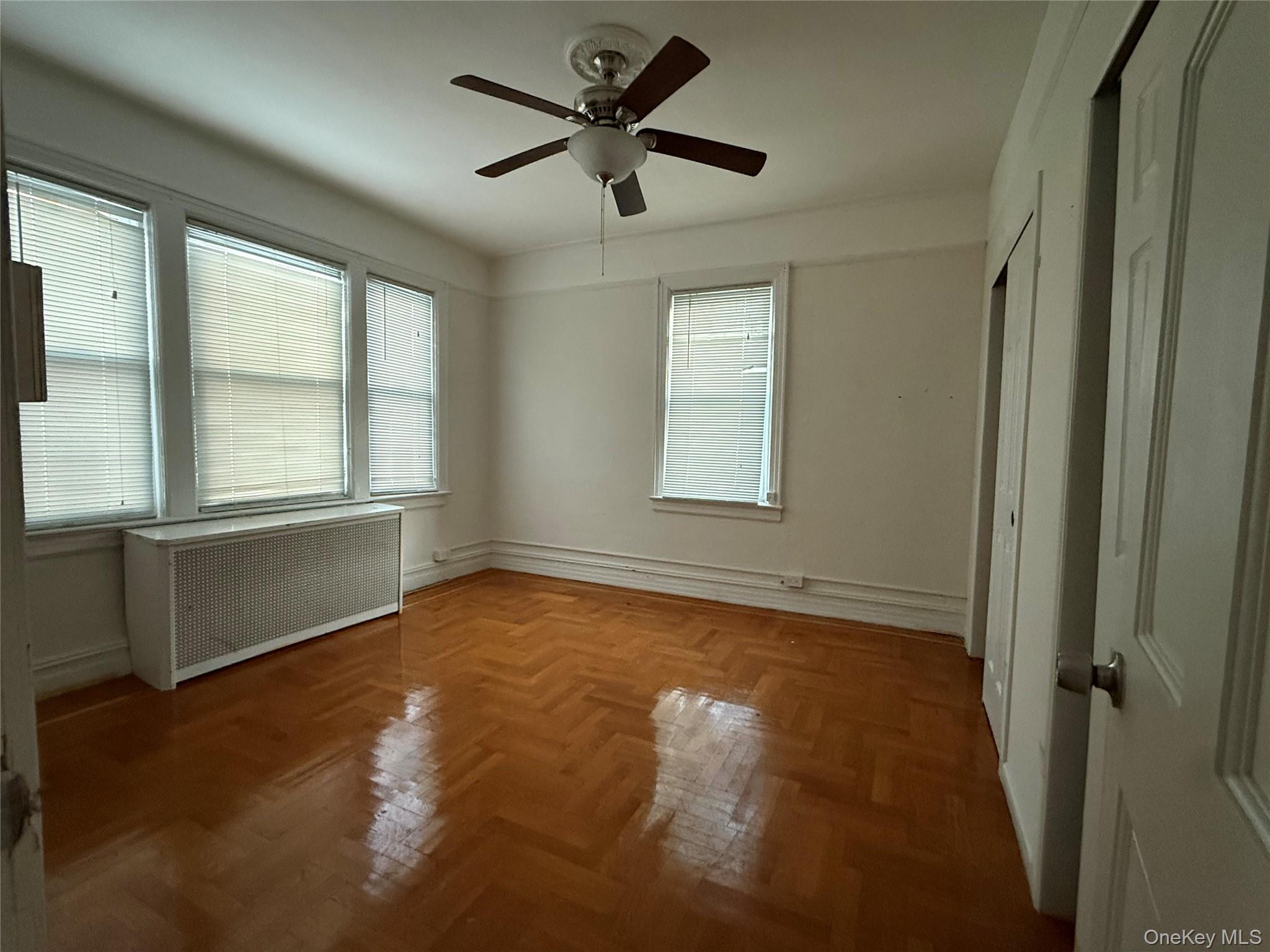 2025 Hobart Avenue Property Photo 6