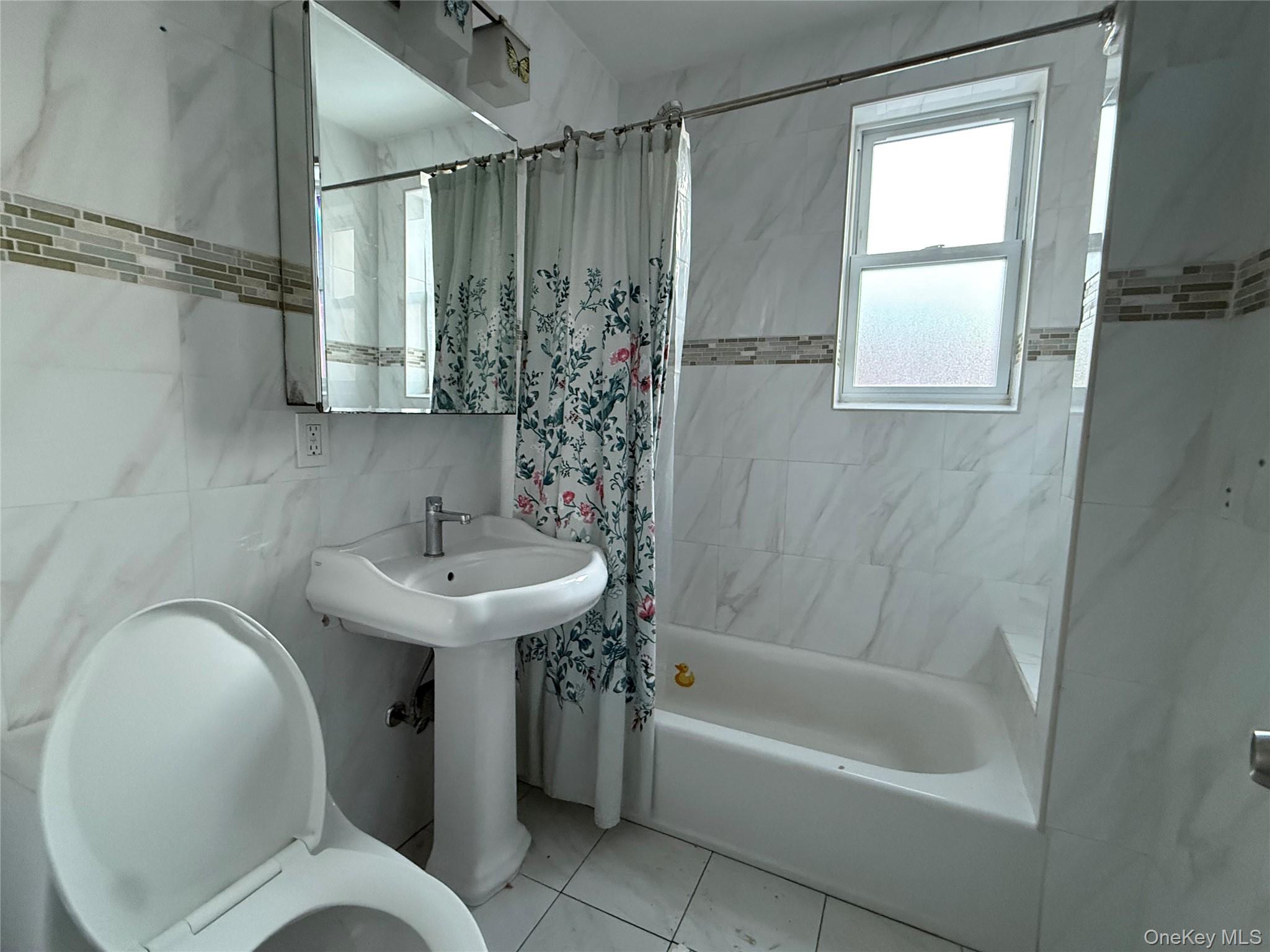 2025 Hobart Avenue Property Photo 10