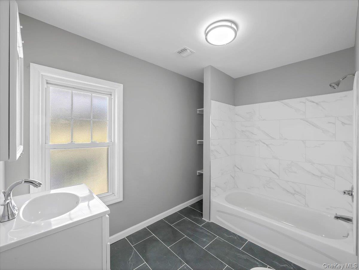 39 Westside Avenue Property Photo 8