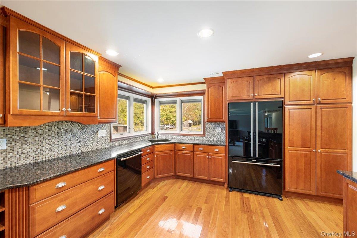 1 Van Avenue Property Photo 13