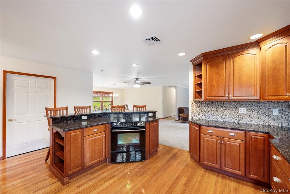 1 Van Avenue Property Photo 15