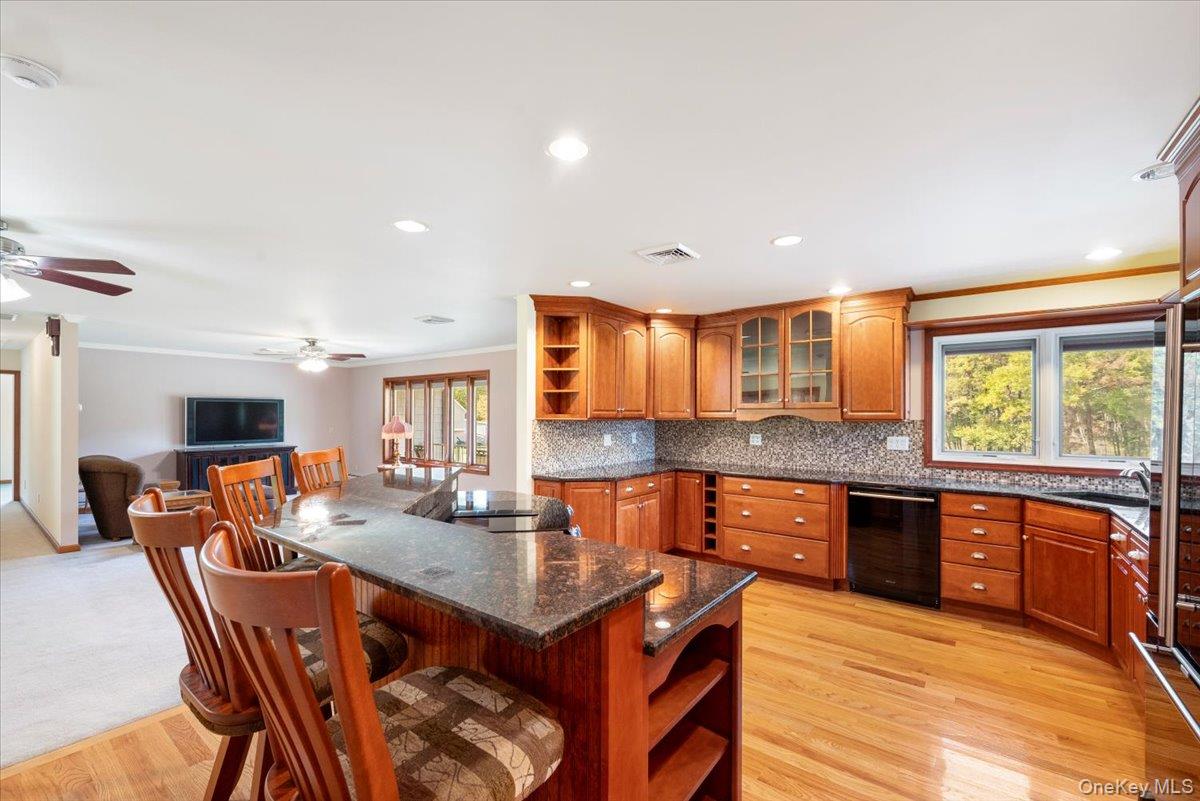 1 Van Avenue Property Photo 16