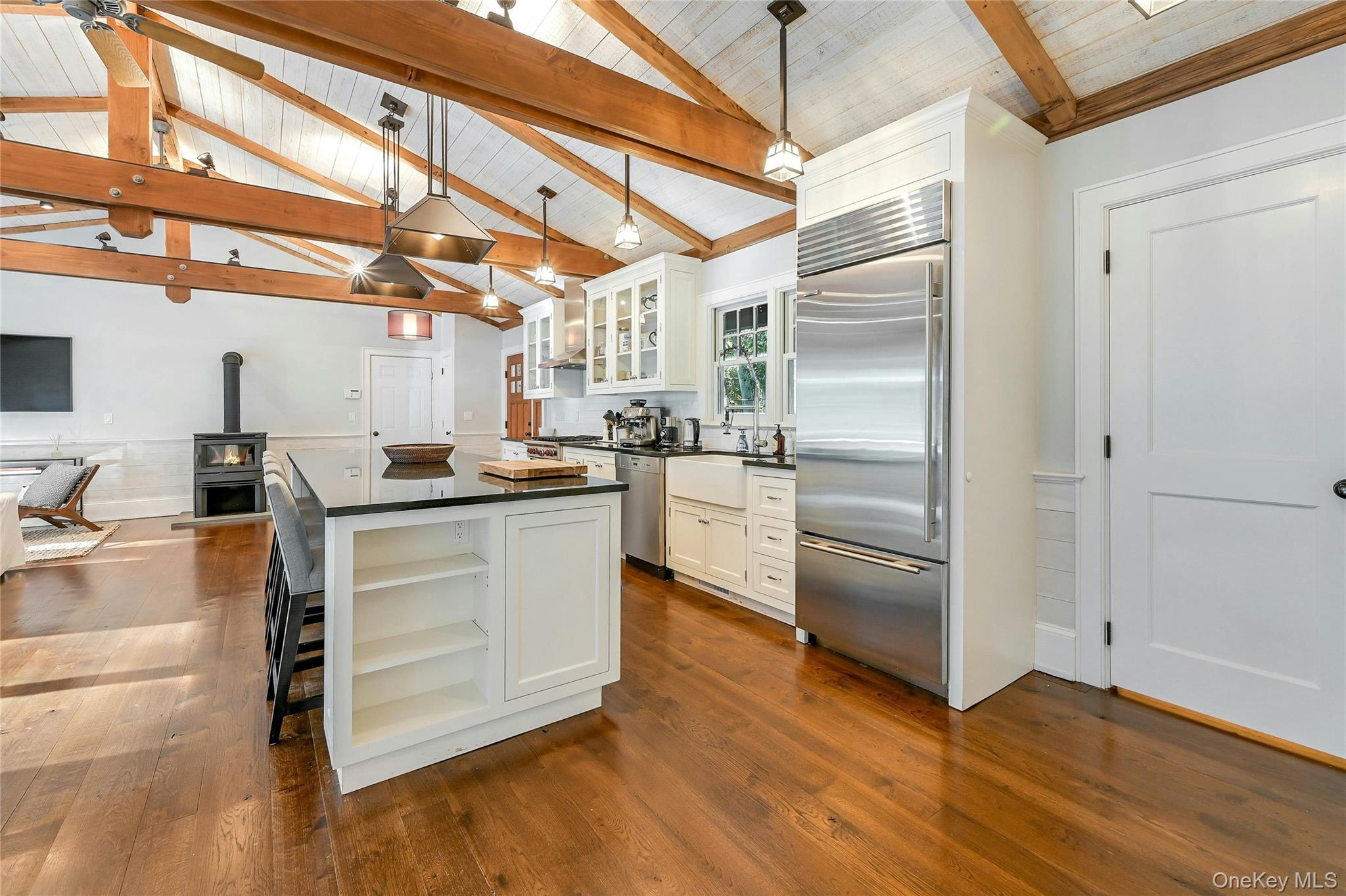 1600 Pine Tree Road Property Photo 8
