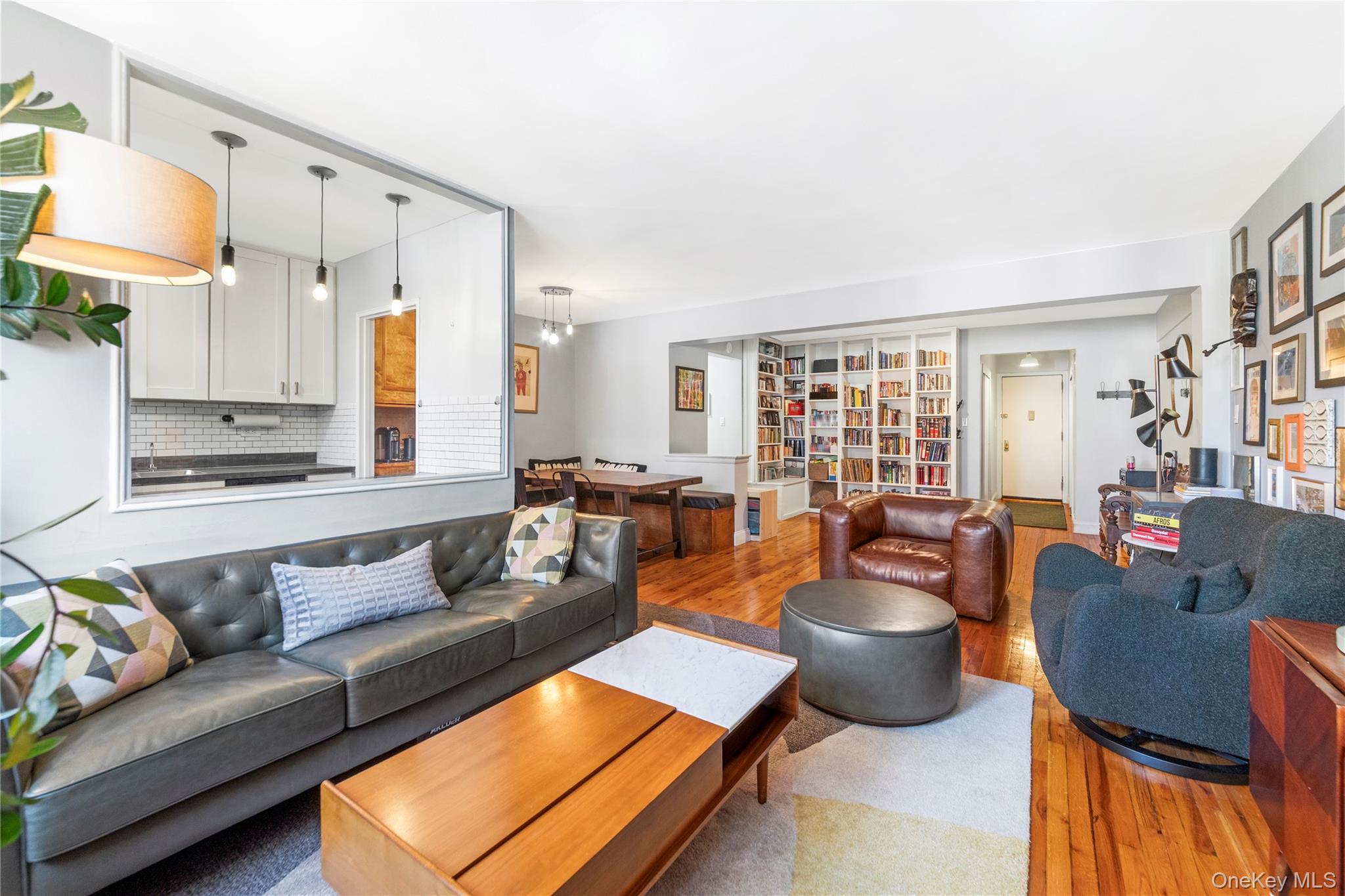 282 E 35th Street 4k Property Photo 3
