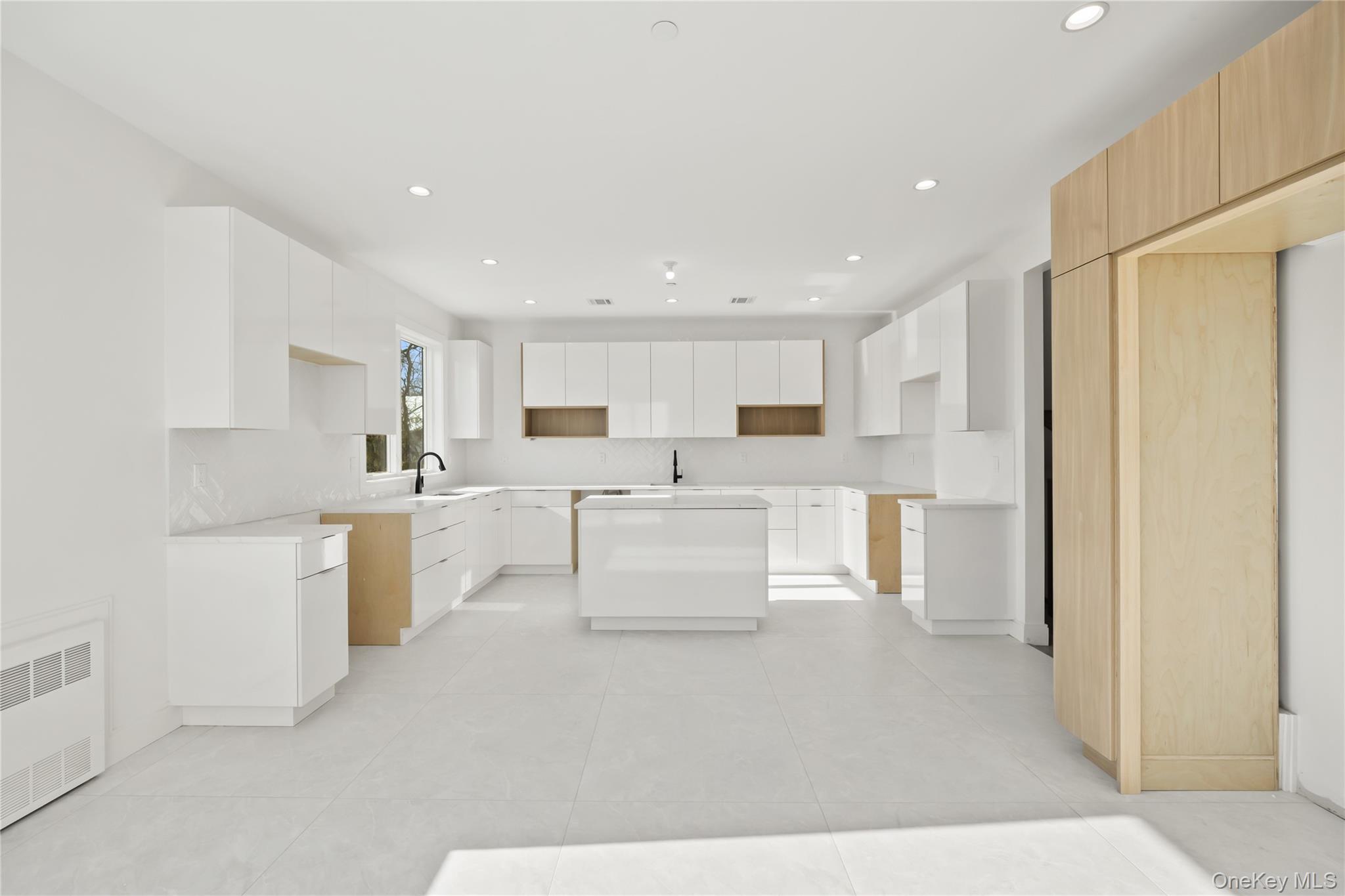 1 Manor Drive 202 Property Photo 12