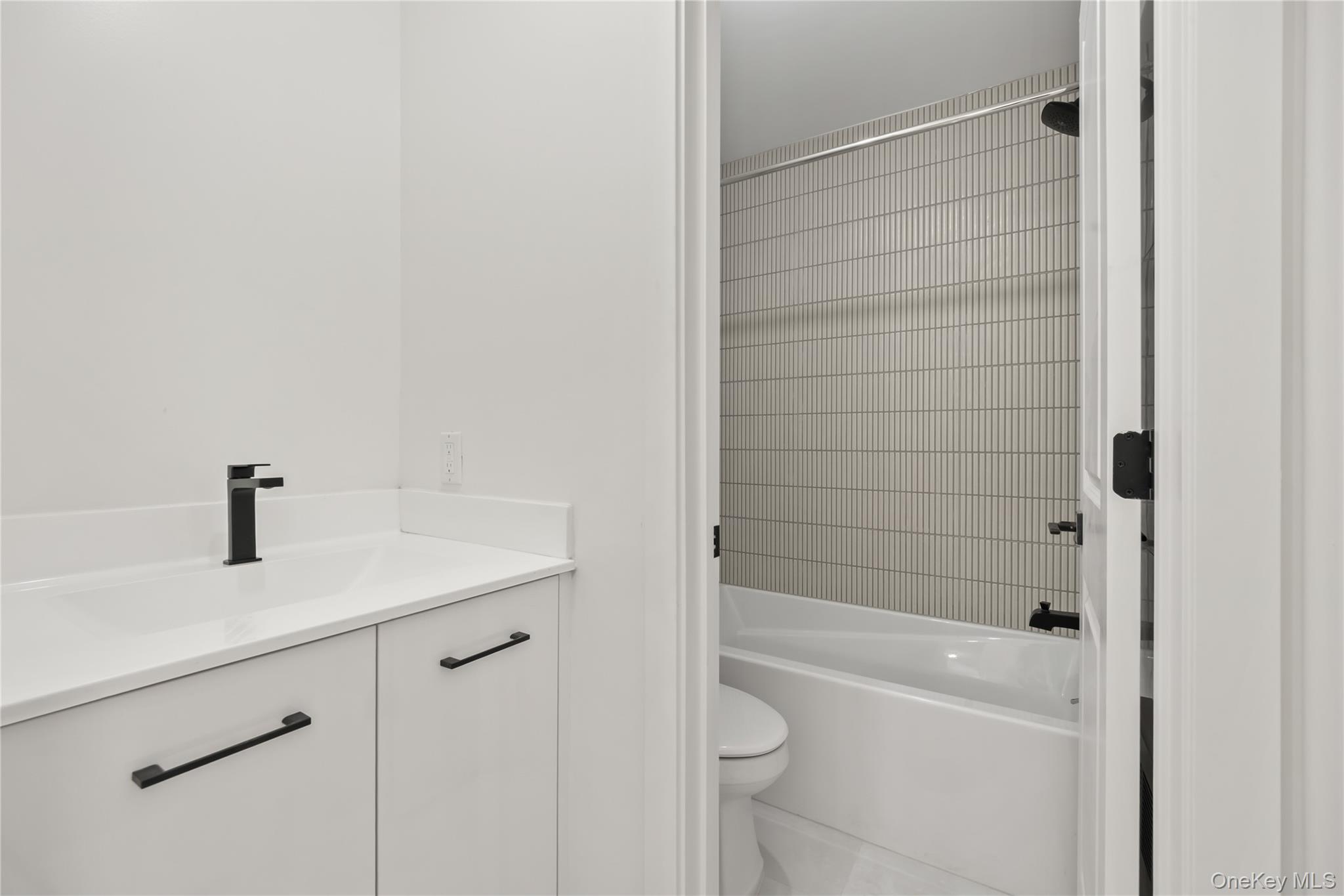 1 Manor Drive 202 Property Photo 36