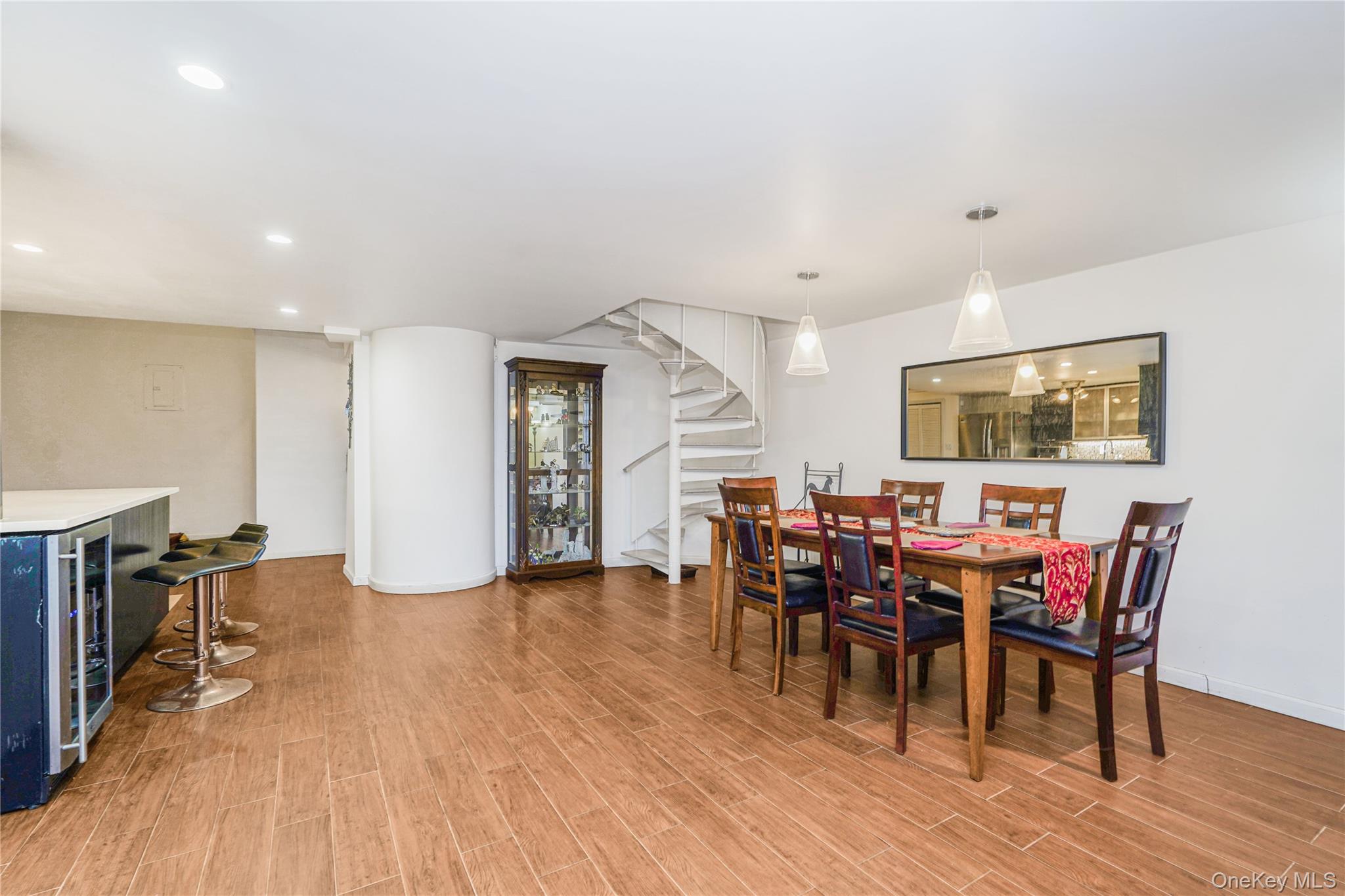 10 Bay Street Landing 1d Property Photo 17