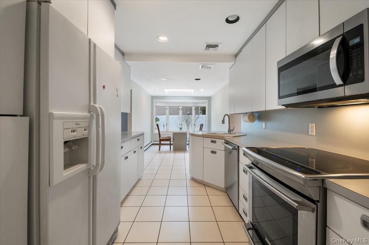 8 Sagamore Way Property Photo 5