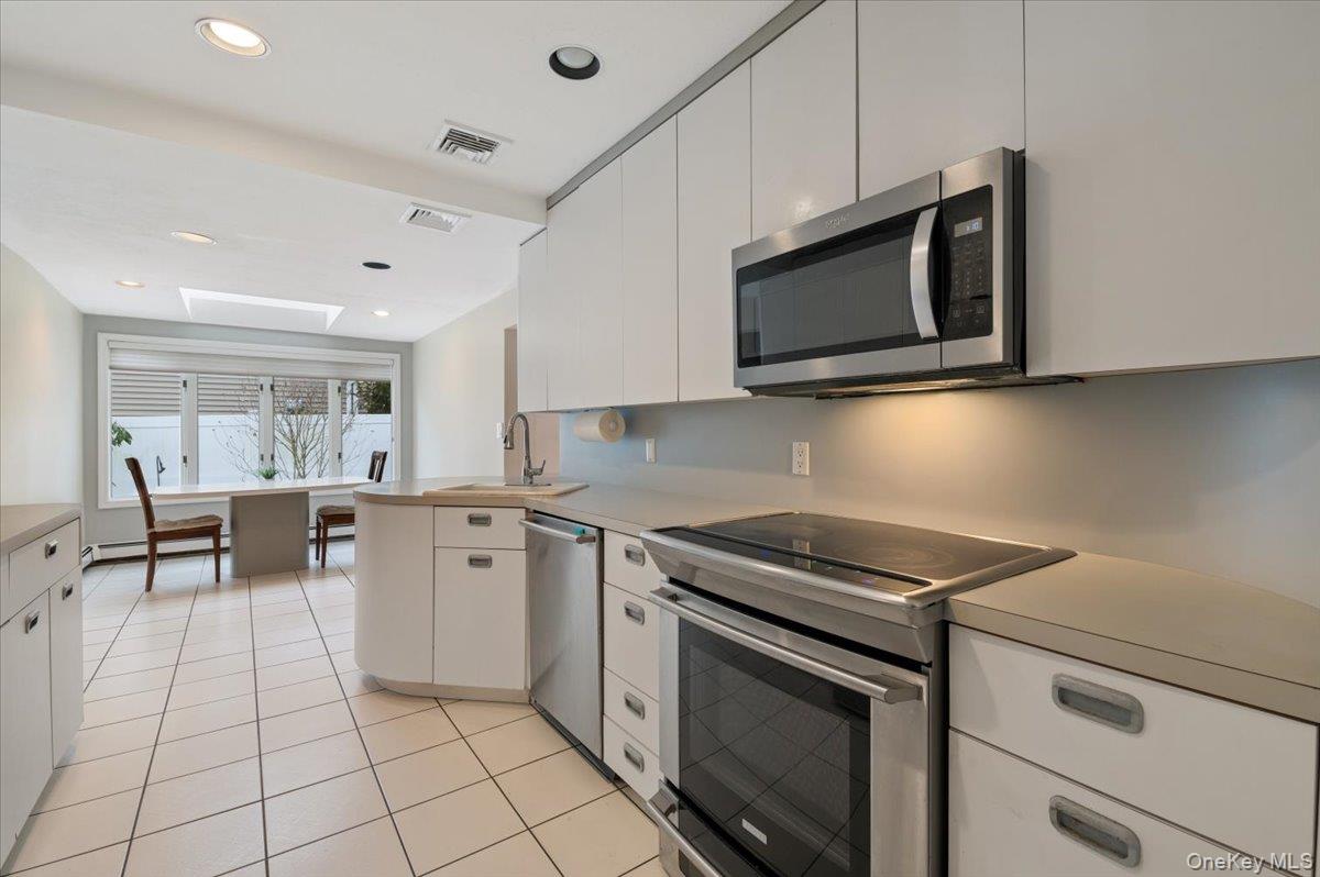 8 Sagamore Way Property Photo 6