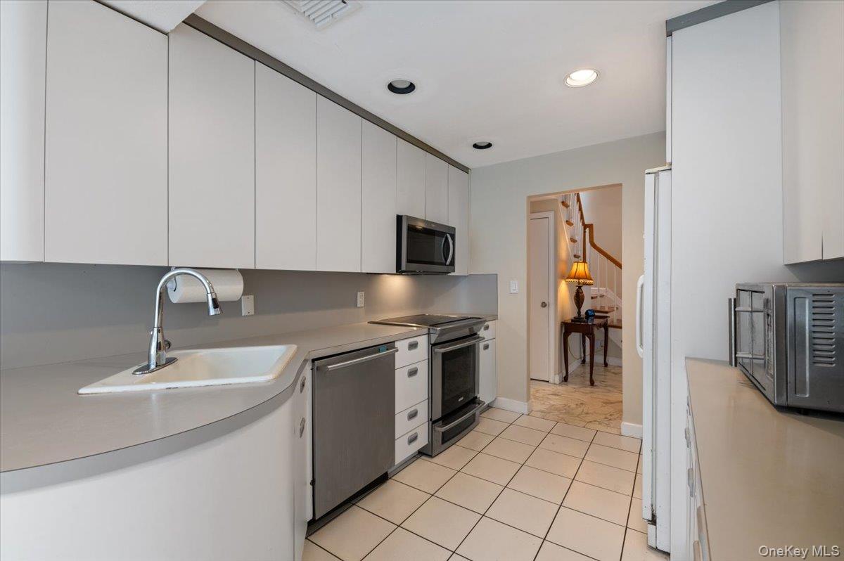 8 Sagamore Way Property Photo 9