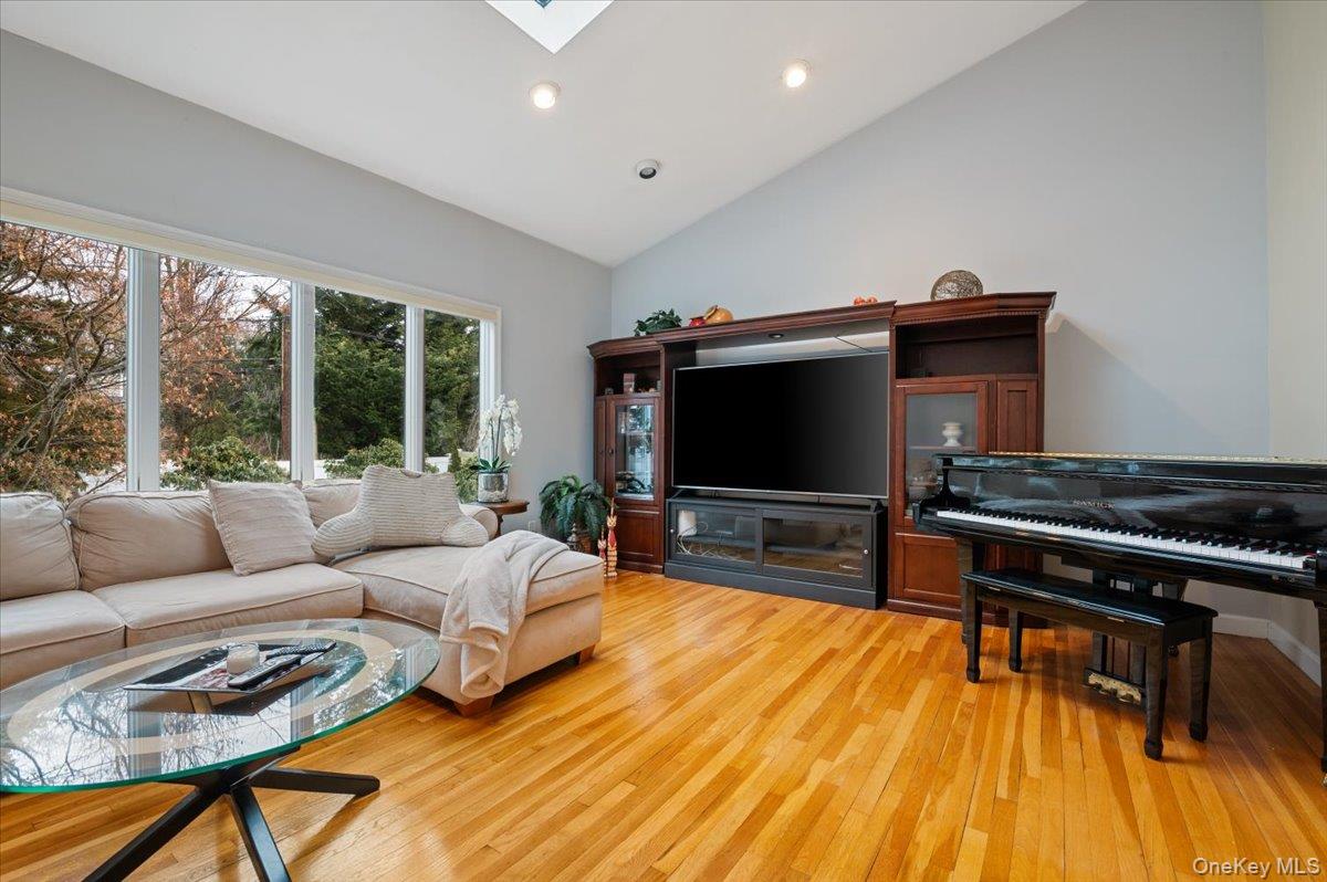 8 Sagamore Way Property Photo 20