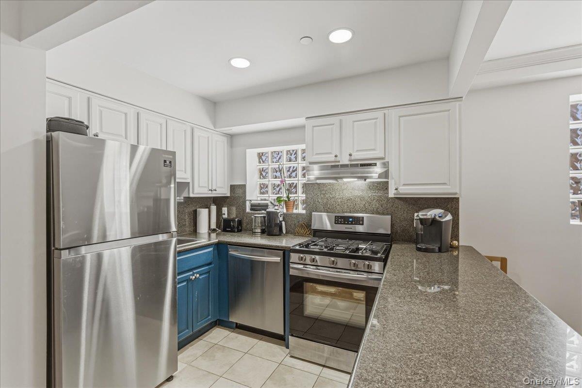 83-71 116th Street 4b Property Photo 6