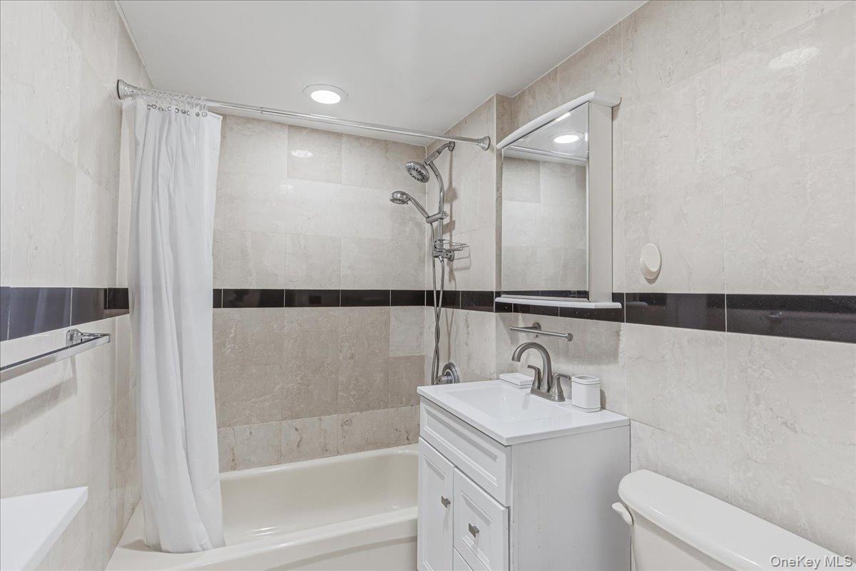 83-71 116th Street 4b Property Photo 14