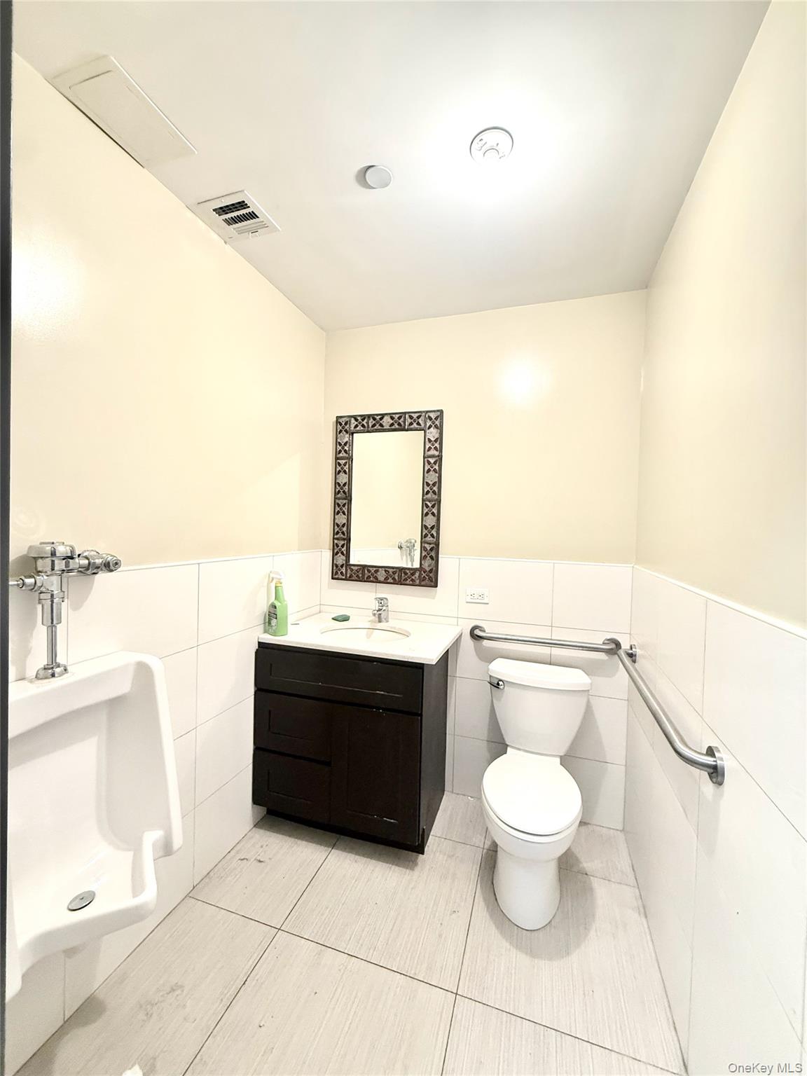 11 Meserole Street 1 Property Photo 4