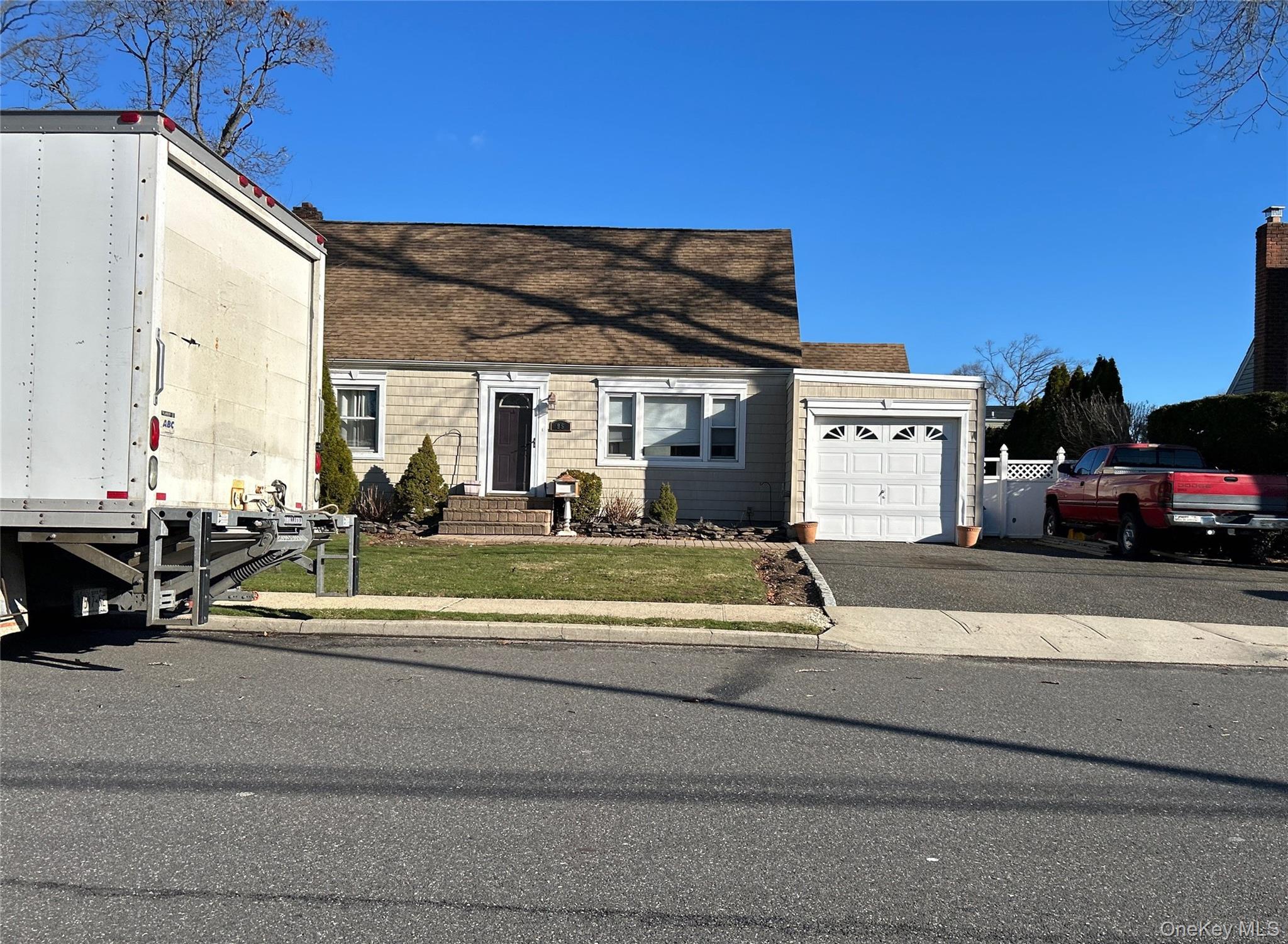 95 Clark Avenue Property Photo 3