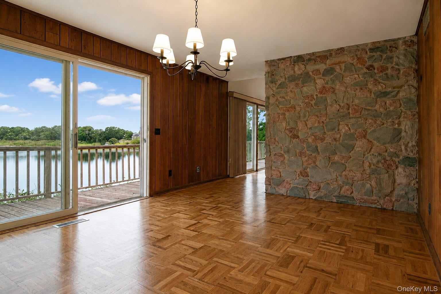 9305 Soundview Avenue Property Photo 6