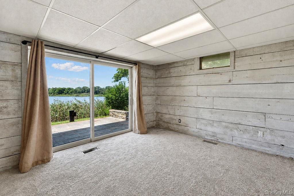 9305 Soundview Avenue Property Photo 10