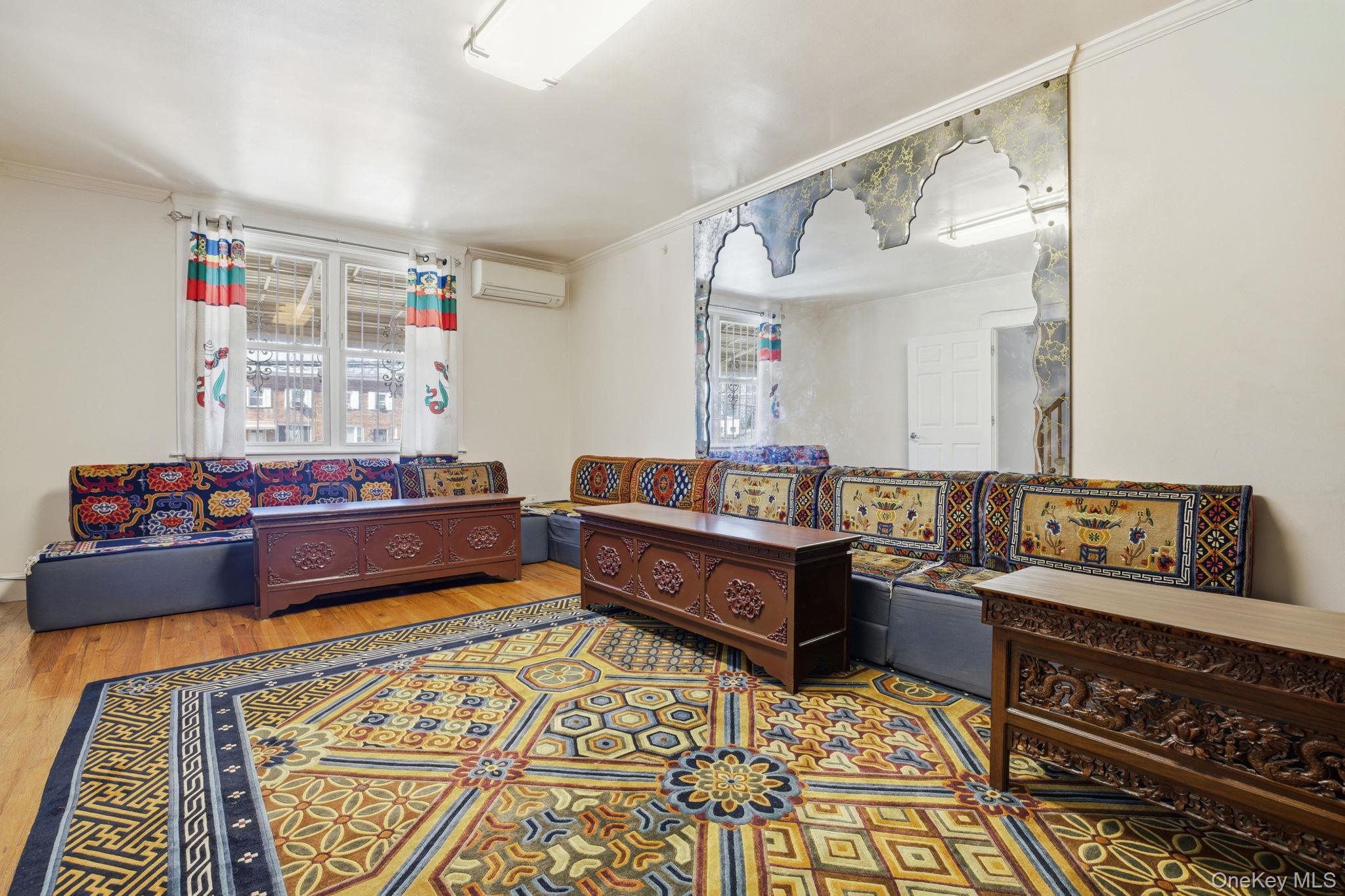 2530 Bronxwood Avenue Property Photo 3