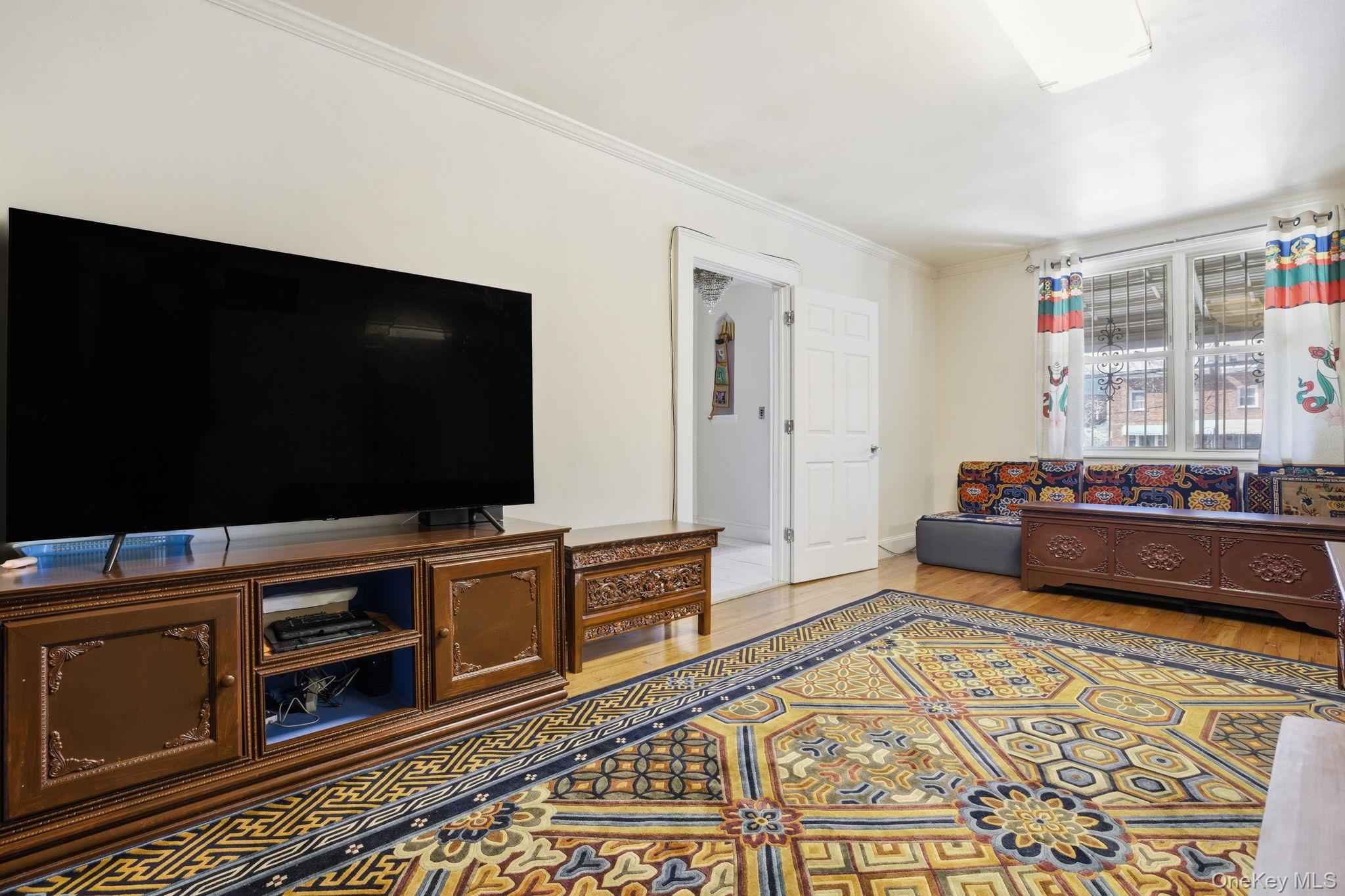 2530 Bronxwood Avenue Property Photo 4
