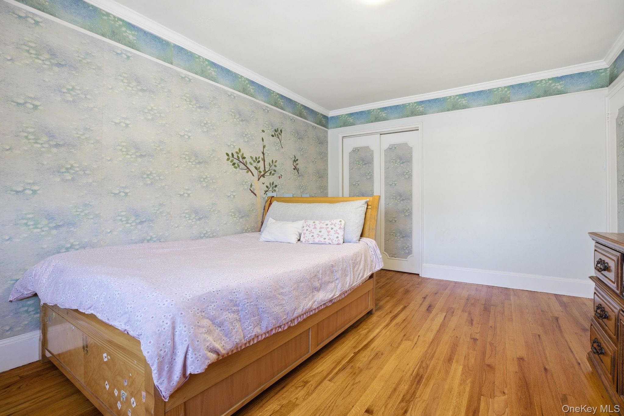2530 Bronxwood Avenue Property Photo 6