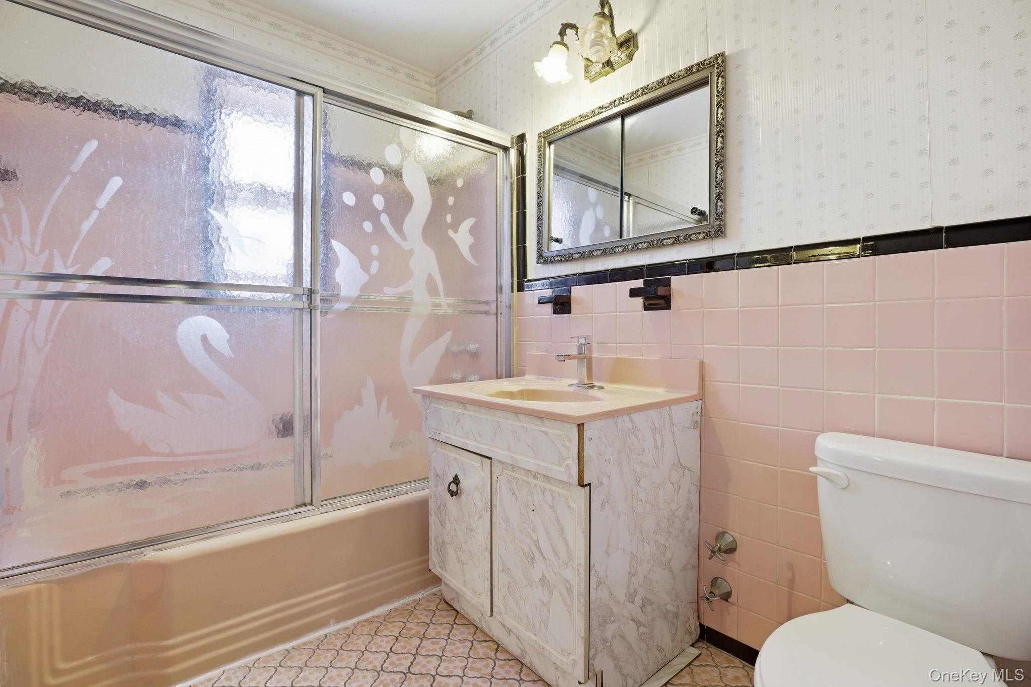 2530 Bronxwood Avenue Property Photo 11