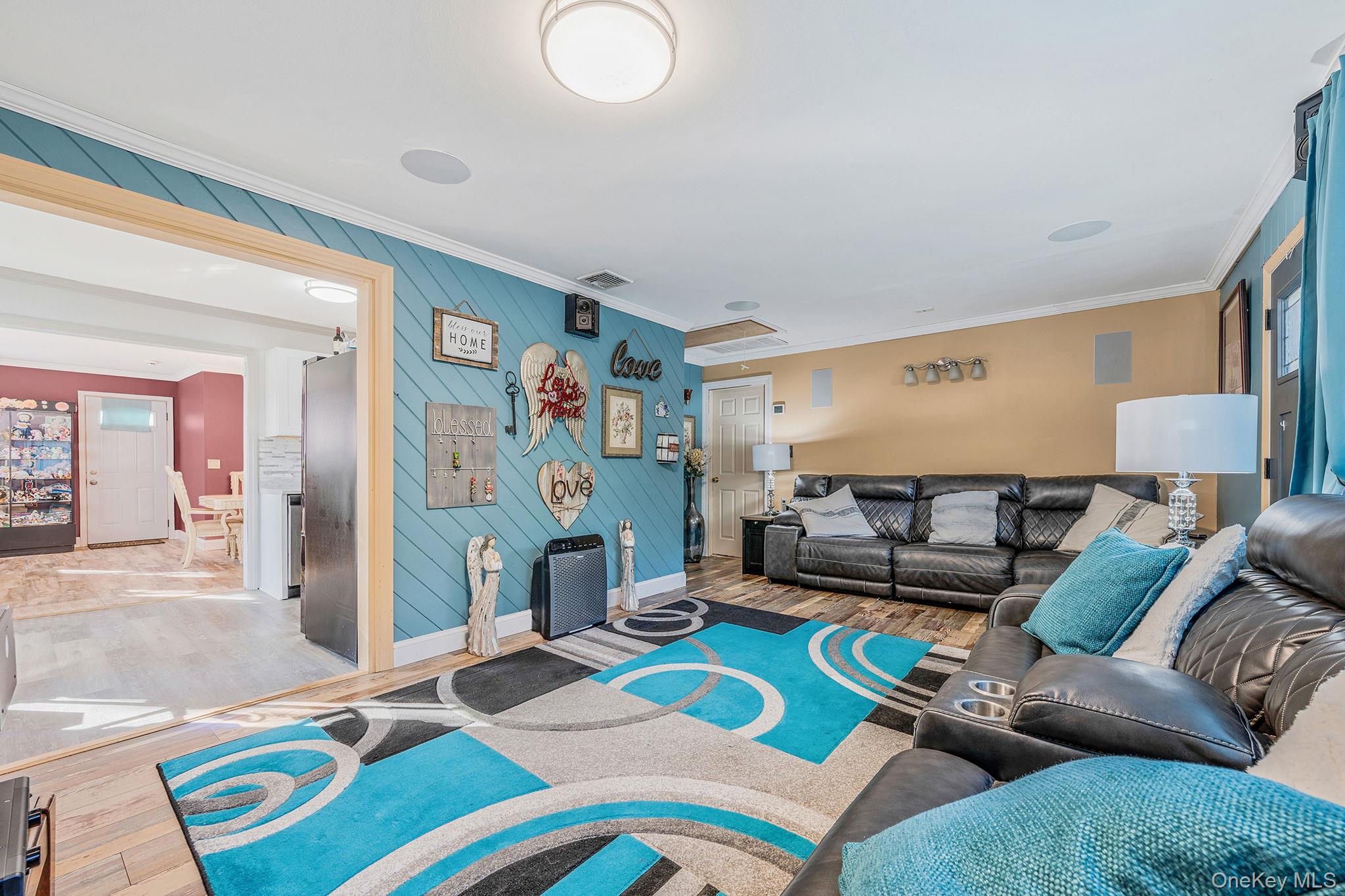 32 Pine Tree Drive Property Photo 6