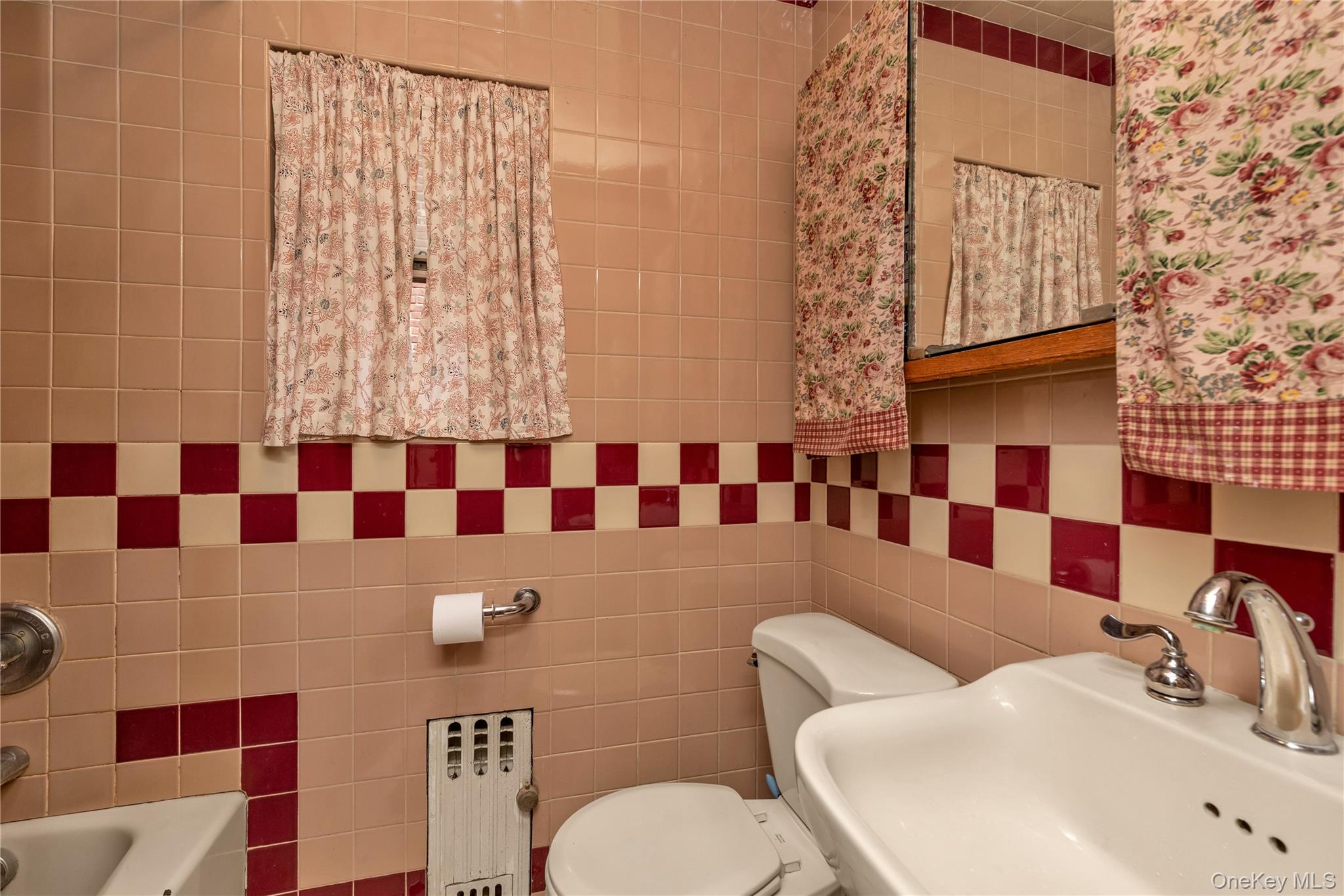 70 Lyon Place Property Photo 11