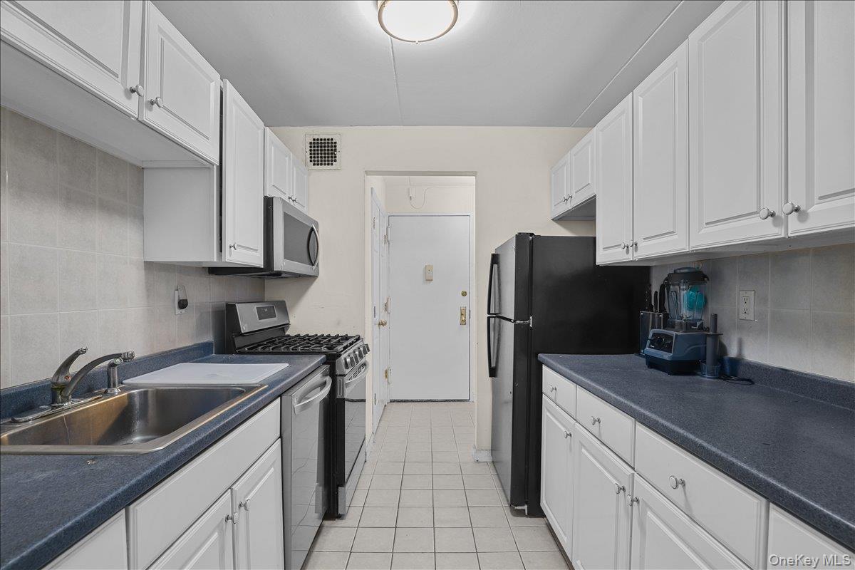 200 Diplomat Drive 3m Property Photo 5