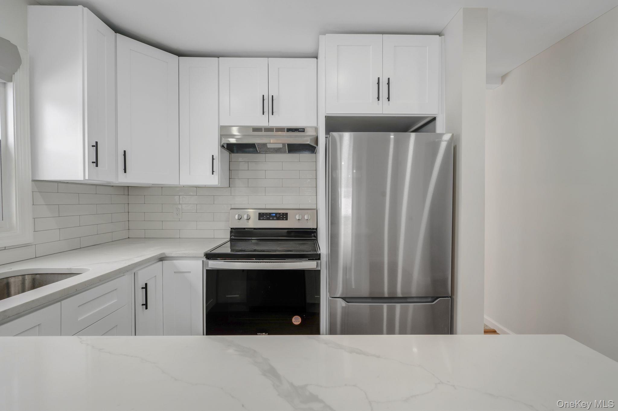 340 Westchester Avenue Property Photo 11