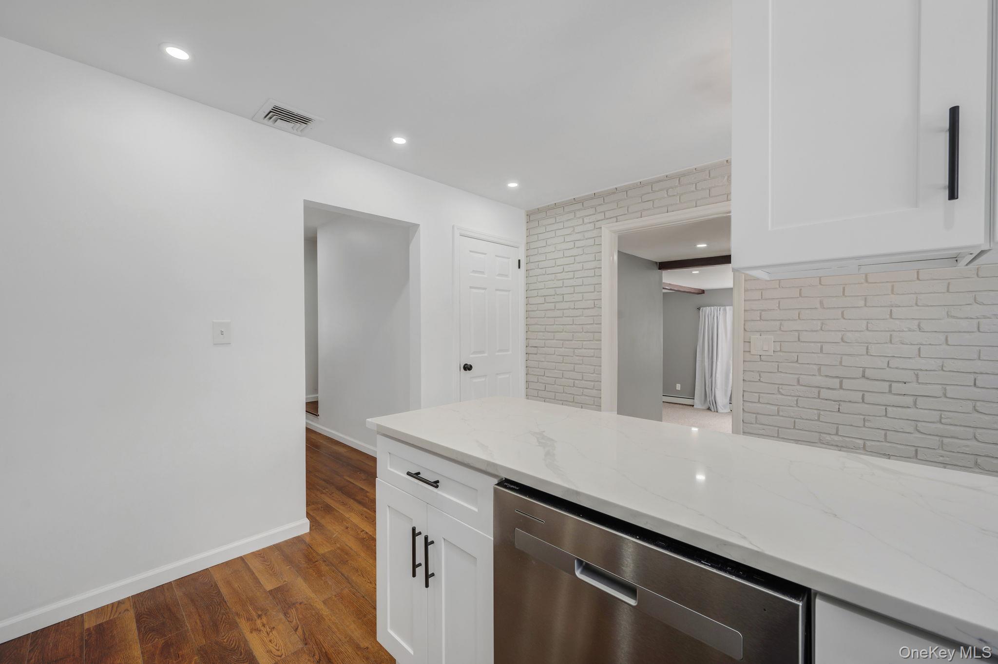 340 Westchester Avenue Property Photo 13