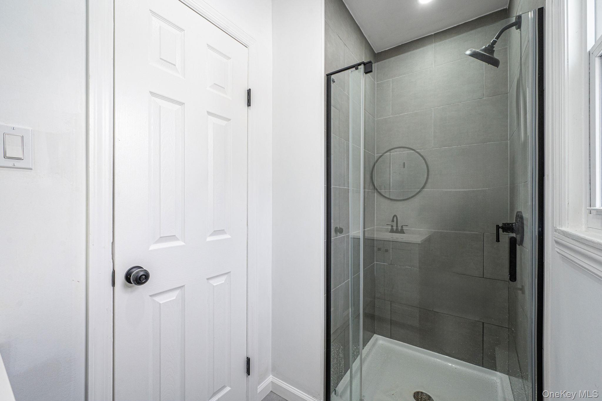 340 Westchester Avenue Property Photo 16
