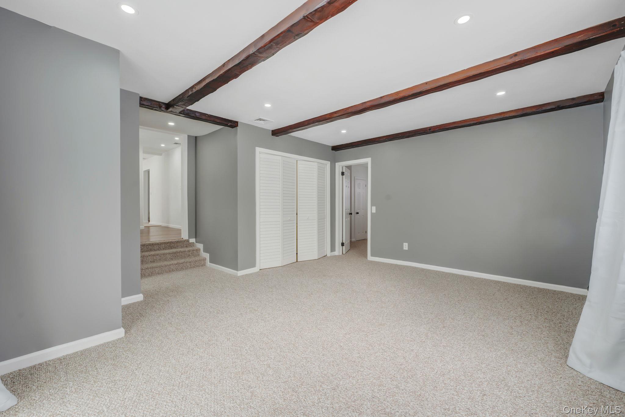 340 Westchester Avenue Property Photo 17