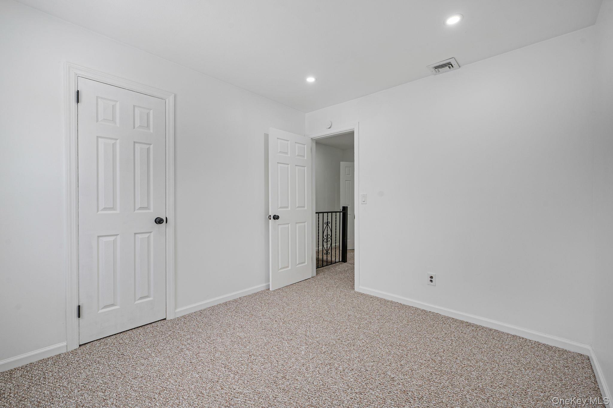 340 Westchester Avenue Property Photo 24