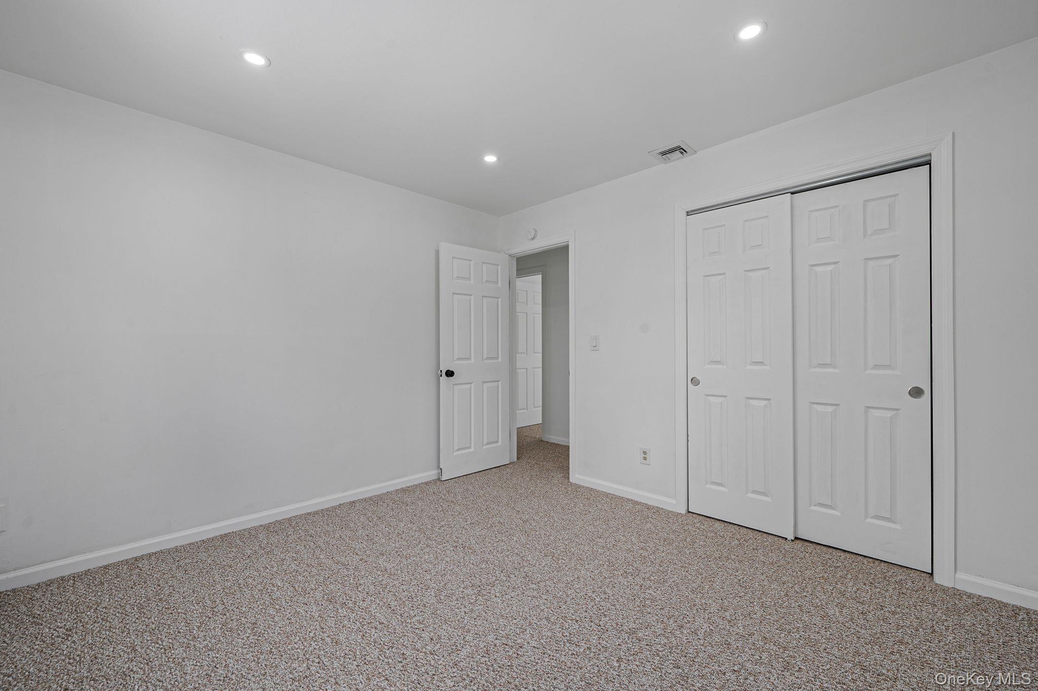 340 Westchester Avenue Property Photo 30
