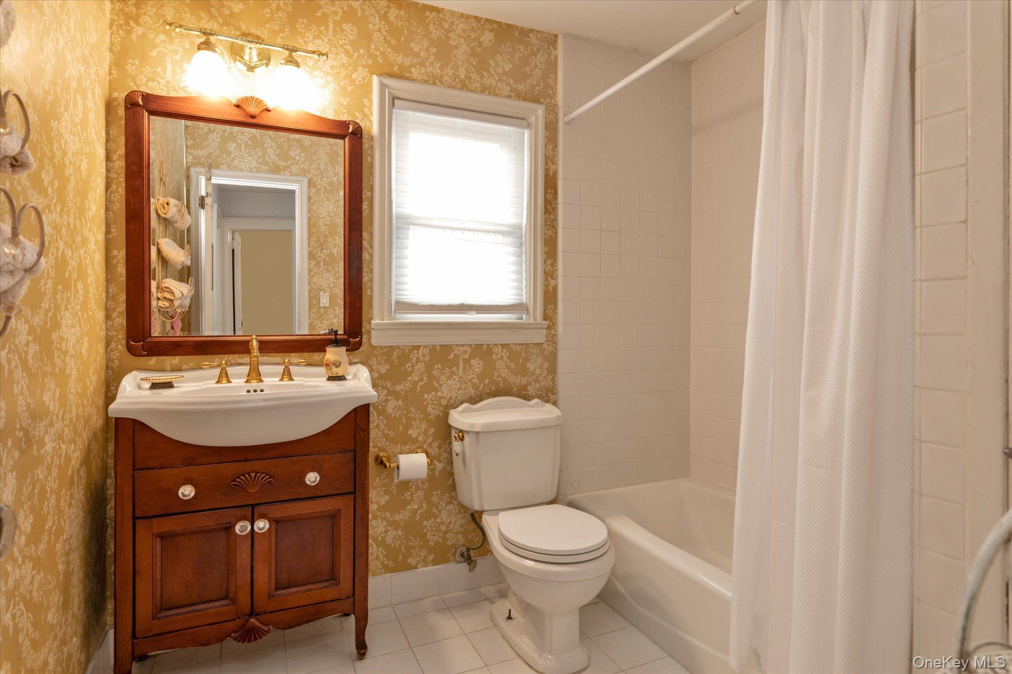 13 Everett Street Property Photo 10