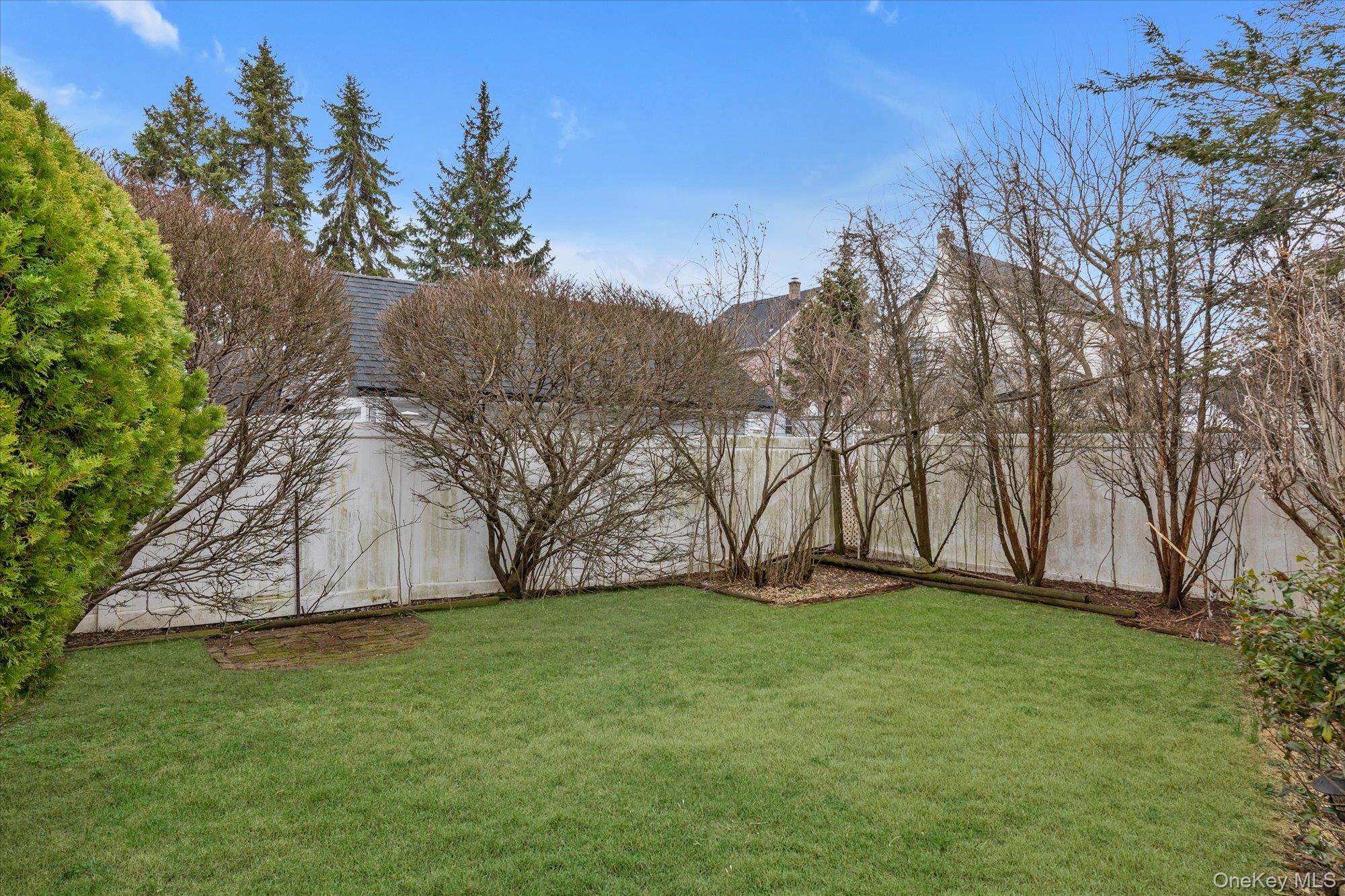 13 Everett Street Property Photo 16
